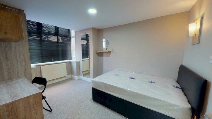 6 Bedroom House To Rent In Rookery Road, Selly Oak, B29