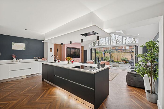 4 Bedroom Detached House For Sale In Dunvegan Gardens, Livingston, EH54