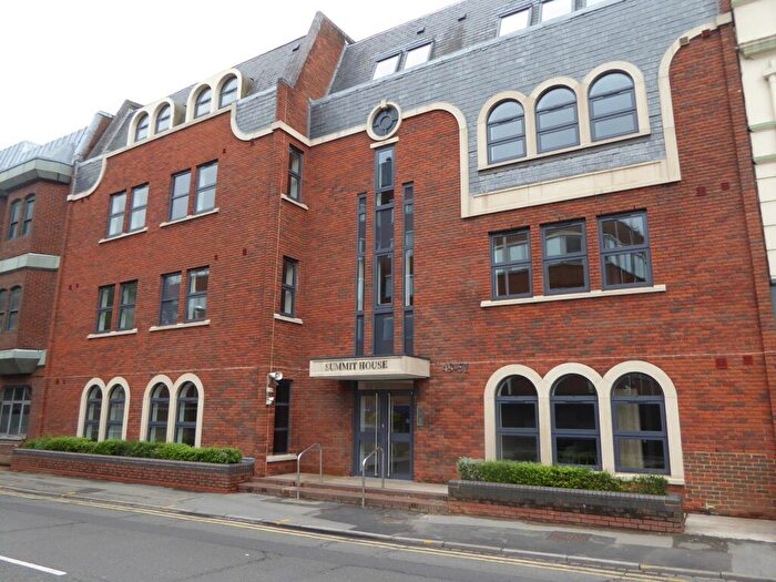 1 Bedroom Apartment To Rent In Summit House, - Greyfriars Road, Reading, RG1