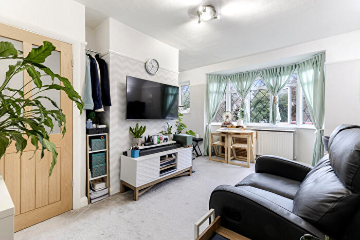 2 Bedroom Maisonette For Sale In Tudor Drive, Morden, SM4