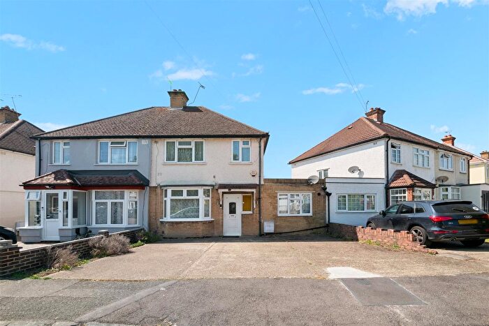 4 Bedroom Semi-Detached House For Sale In Thackeray Close, Uxbridge, UB8
