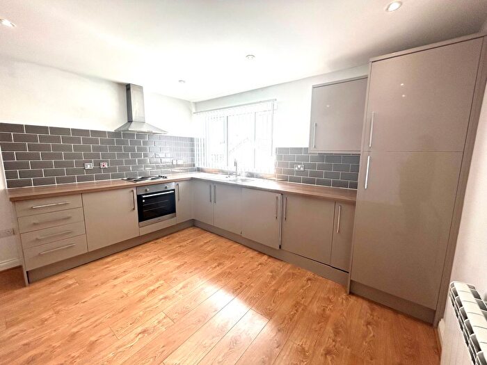 2 Bedroom Flat To Rent In Santingley Court, Wakefield, WF4