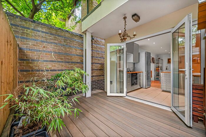 2 Bedroom Flat For Sale In Hawley Road, Chalk Farm, NW1