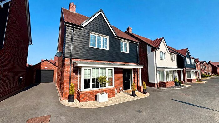 4 Bedroom Detached House For Sale In Troon Road, Botley, SO32