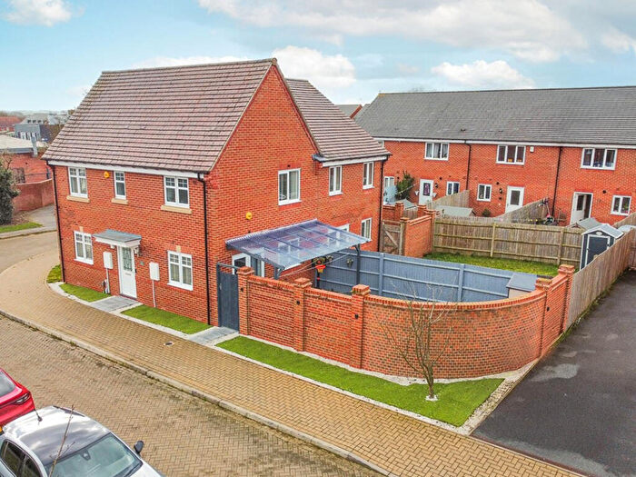 3 Bedroom Semi Detached House For Sale In Canterbury Drive, Littleover, DE23