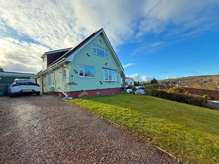 4 Bedroom Detached Bungalow For Sale In Woods Grove, Burniston, Scarborough, YO13