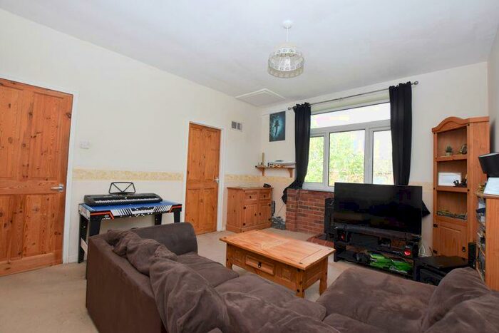 1 Bedroom Flat For Sale In Brooklands Avenue, Atherton, M46