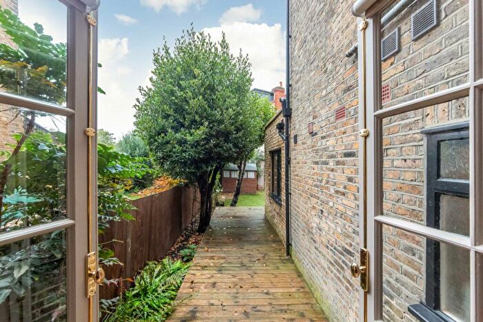 1 Bedroom Flat For Sale In Ewhurst Road, Brockey, SE4