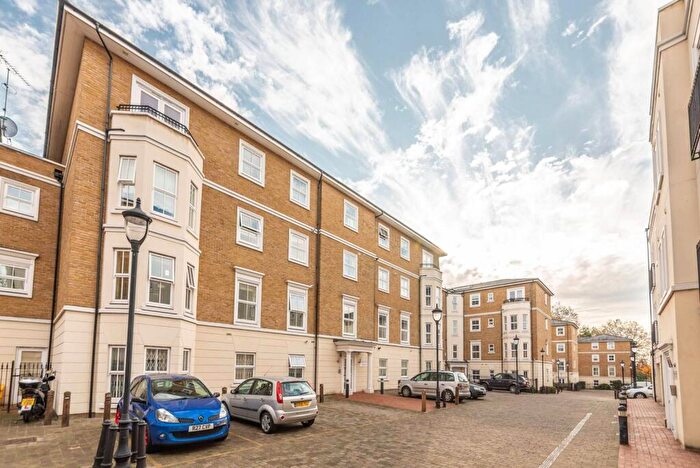 2 Bedroom Flat To Rent In Northpoint Square, Camden, London, NW1