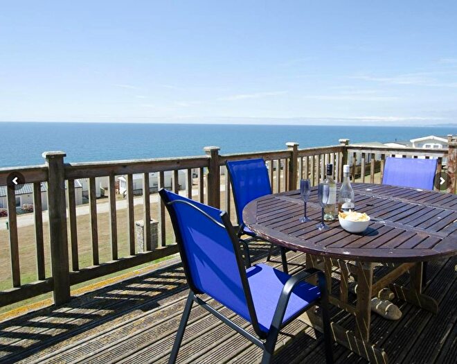 2 Bedroom Property To Rent In Coast Road, Burton Bradstock, DT6