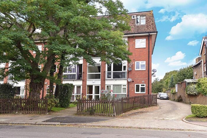 2 Bedroom Flat To Rent In Hamilton Road, London, W5