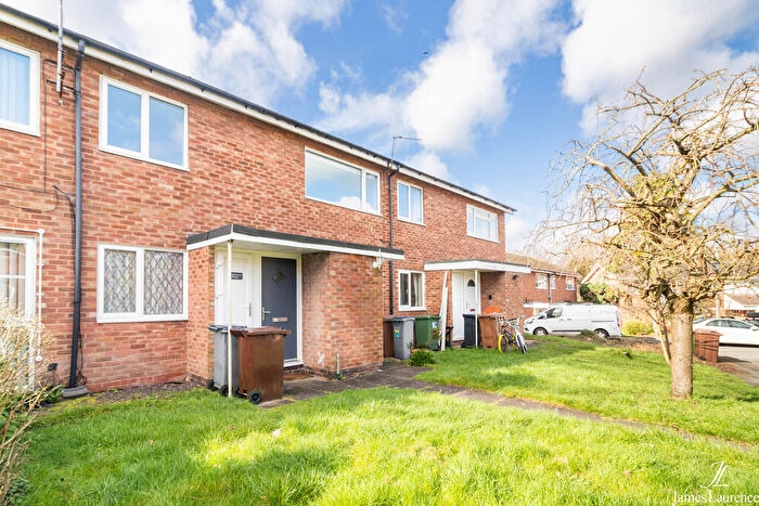 2 Bedroom Maisonette To Rent In Banbrook Close, Solihull, B92
