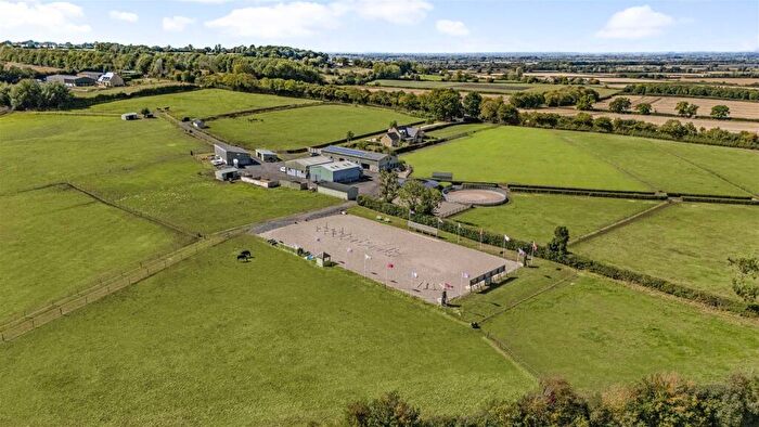 5 Bedroom Country House For Sale In Blunsdon, Wiltshire, SN26