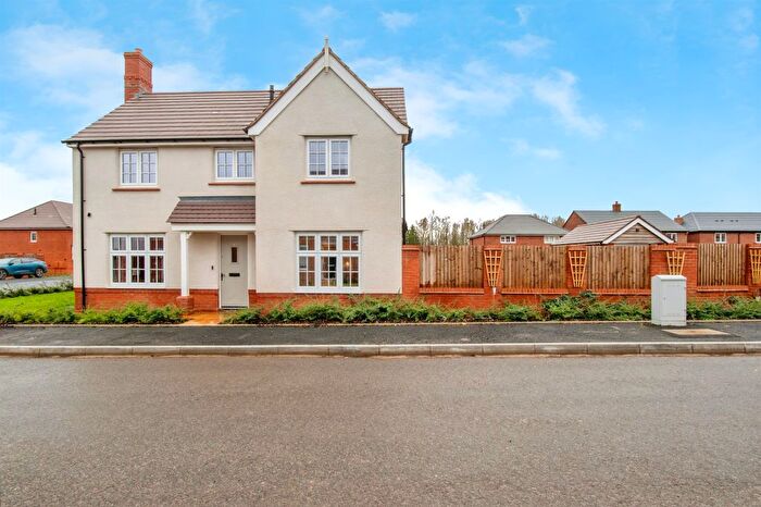 3 Bedroom Detached House For Sale In Ox Way, Rushwick, Worcester, WR2