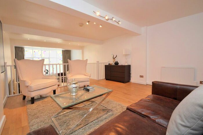 2 Bedroom Duplex To Rent In City Road, Shoreditch, EC1V