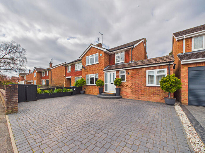 3 Bedroom Semi Detached House For Sale In Nightingale Road, Woodley, RG5