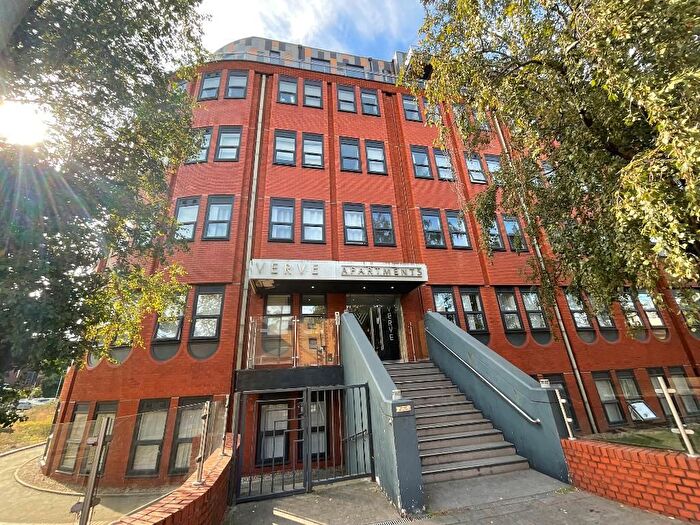 2 Bedroom Flat For Sale In Mercury Gardens, Romford, RM1