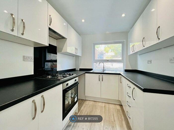 2 Bedroom Terraced House To Rent In Luton Road, Chatham, ME4