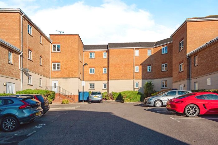 1 Bedroom Flat For Sale In Ambleside, Purfleet-On-Thames, RM19