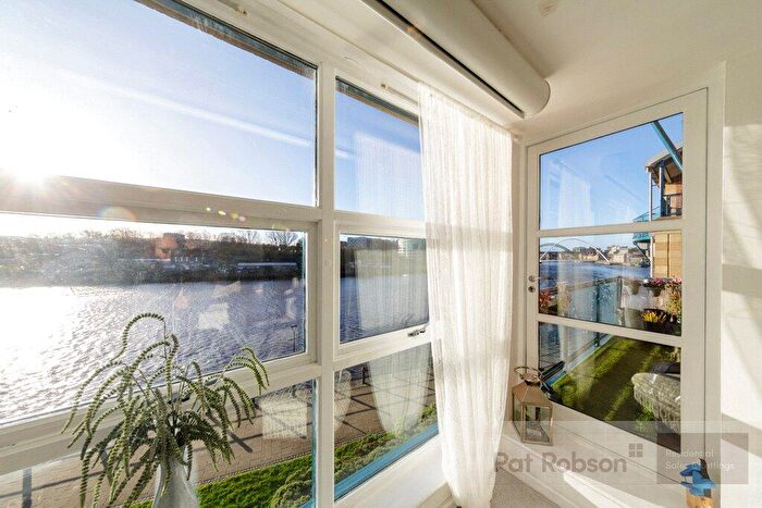 1 Bedroom Penthouse To Rent In Mariners Wharf, East Quayside, Newcastle Upon Tyne, Tyne And Wear, NE1