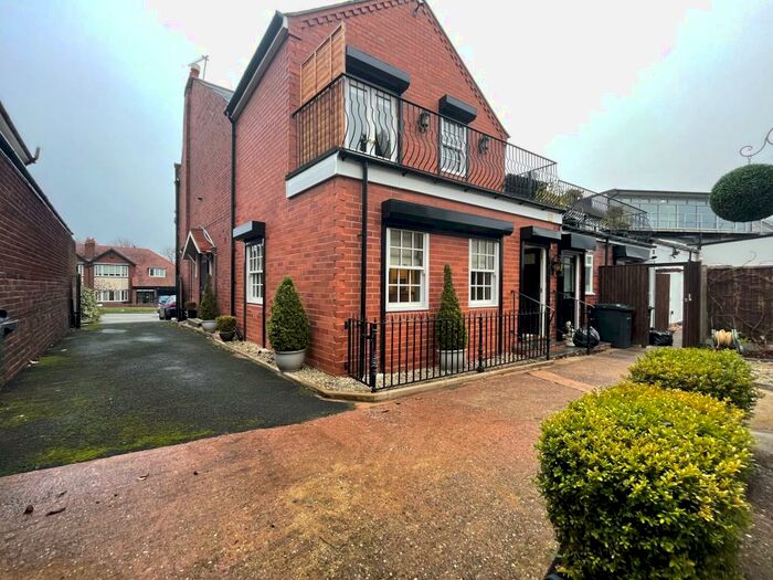 2 Bedroom Apartment To Rent In Knightlow Road, Harborne, B17