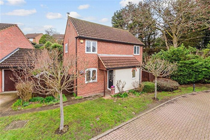 3 Bedroom Detached House For Sale In The Sandpipers, Gravesend, Kent, DA12