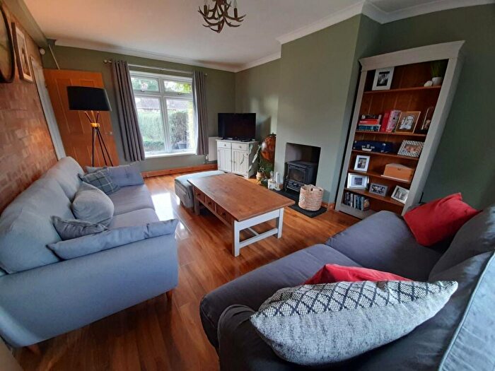 3 Bedroom Terraced House For Sale In Highfield Close, Gainsborough, DN21
