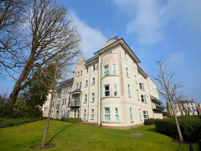 2 Bedroom Flat To Rent In Flat Edison Court Exchange Mews, Tunbridge Wells, Kent, TN4