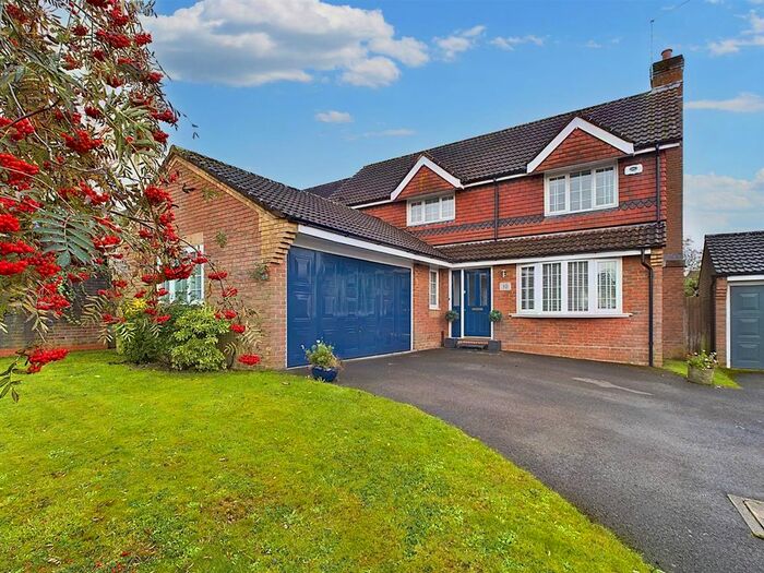 4 Bedroom Detached House For Sale In Moorland Road, Maidenbower, RH10
