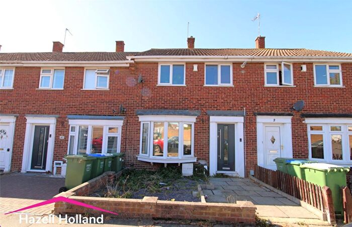 3 Bedroom Terraced House For Sale In Leycroft Gardens, Slade Green, DA8