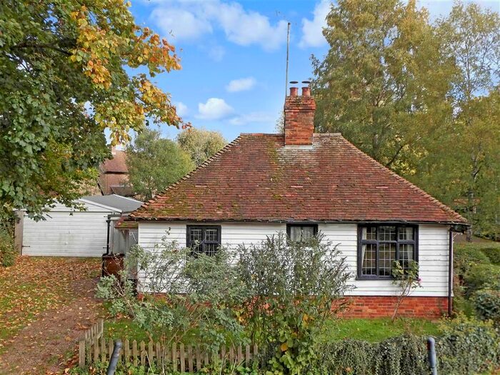 3 Bedroom Detached Bungalow For Sale In Water Lane, Smarden, Ashford, Kent, TN27