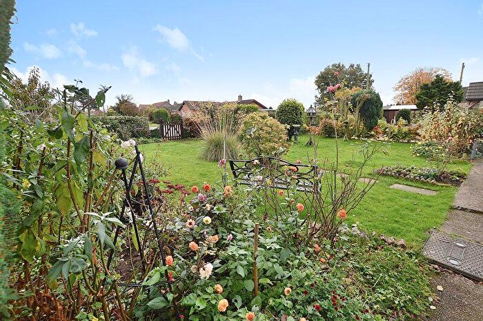 3 Bedroom Bungalow For Sale In Glenbrook, North Road, Tattershall Thorpe, LN4