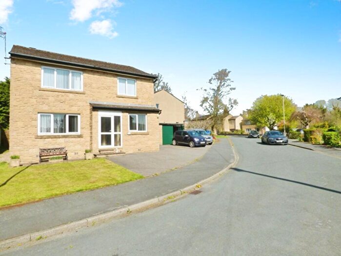 4 Bedroom Detached House For Sale In Millholme Rise, Embsay, Skipton, BD23