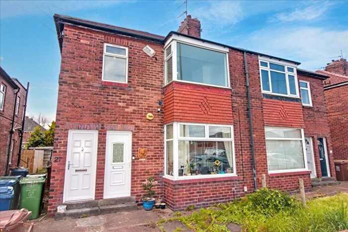 2 Bedroom Flat To Rent In Benfield Road, Heaton, Newcastle Upon Tyne, NE6