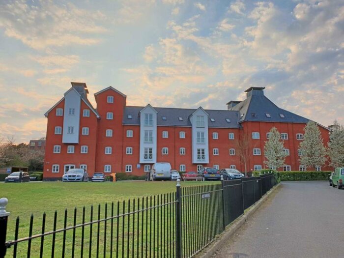 2 Bedroom Apartment To Rent In Old Maltings Court, Woodbridge, IP12