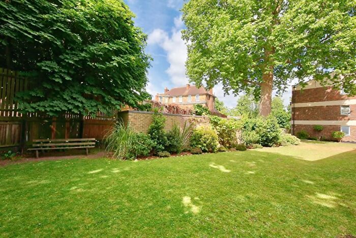 Studio To Rent In South View, Clifton Road, Wimbledon Village, SW19