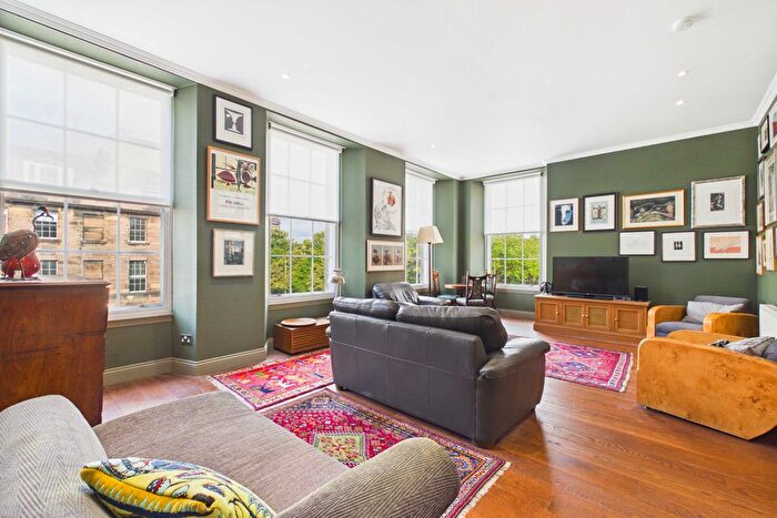 2 Bedroom Flat For Sale In South Charlotte Street, Edinburgh, EH2