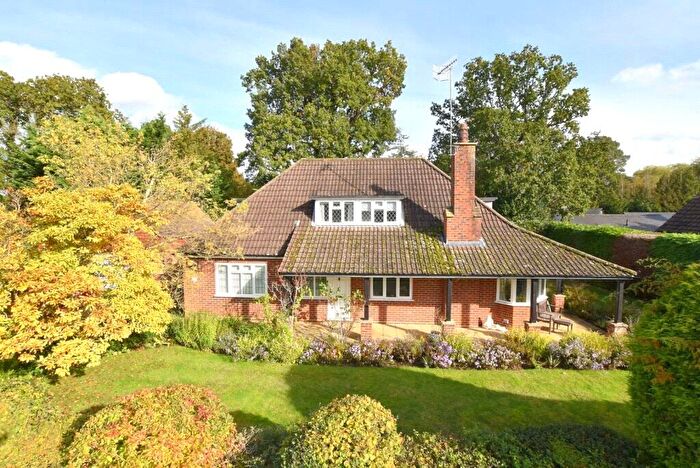 3 Bedroom Detached House For Sale In Woodstock, West Clandon, Guildford, GU4