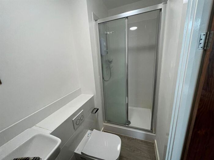 1 Bedroom Private Hall To Rent In The Silk Mill, LA2