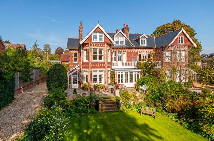 6 Bedroom Semi Detached House For Sale In Barnes Close, Winchester, Hampshire, SO23