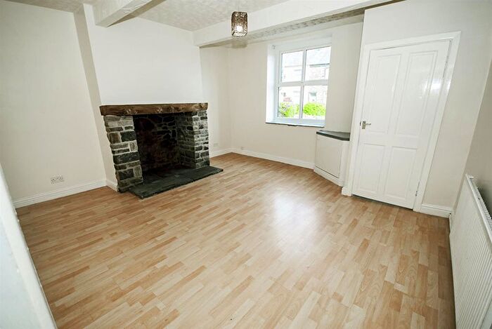 2 Bedroom Property To Rent In Bolton Road West, Ramsbottom, Bury, BL0