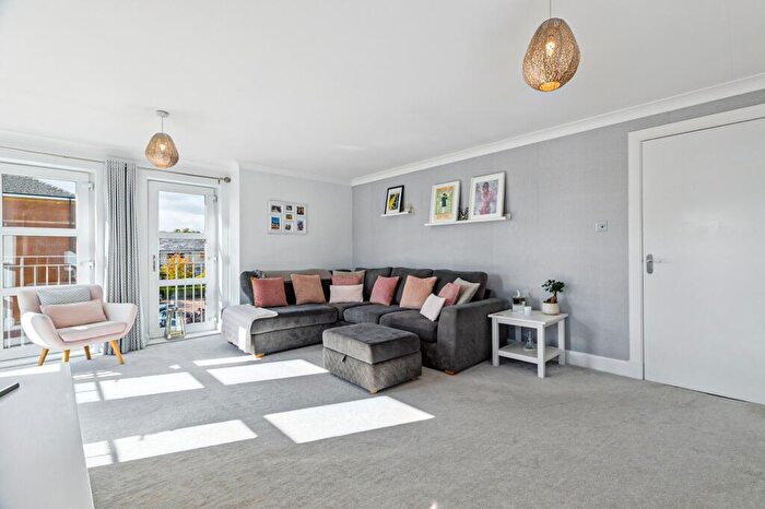 2 Bedroom Apartment For Sale In St Helens Gardens, Langside, Glasgow, G41