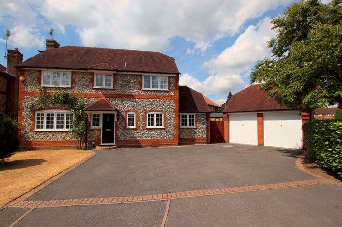 House To Rent In Buckhurst Hill, The Warren, Bracknell, RG12