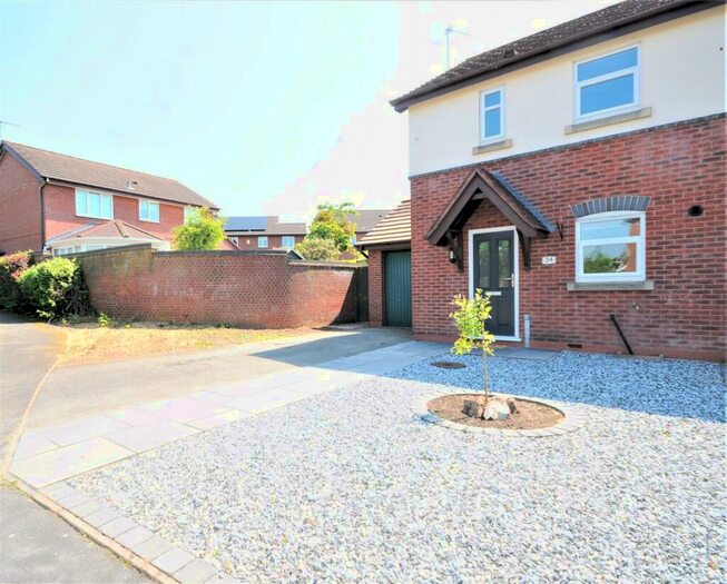 3 Bedroom Semi-Detached House To Rent In Simeon Way, Stone, ST15