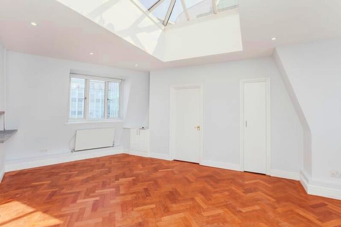 1 Bedroom Flat To Rent In Wells Street, Fitzrovia, W1T