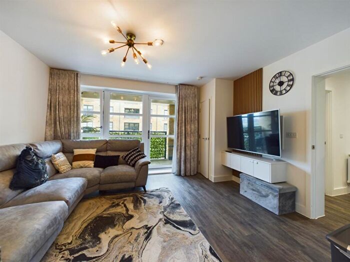 2 Bedroom Flat To Rent In Eastern Avenue, Ebbsfleet Valley, DA10