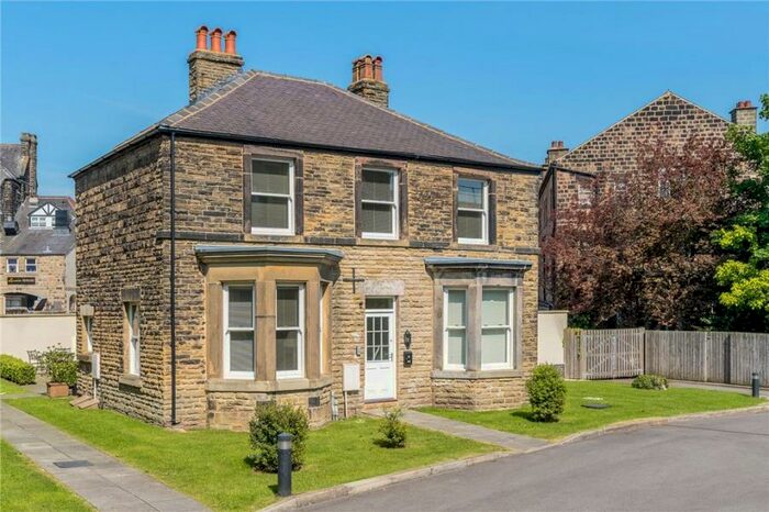 2 Bedroom Property To Rent In Cygnet Court, Harrogate, HG1