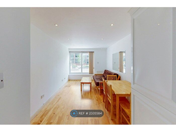 1 Bedroom Flat To Rent In Amhurst Park, London, N16