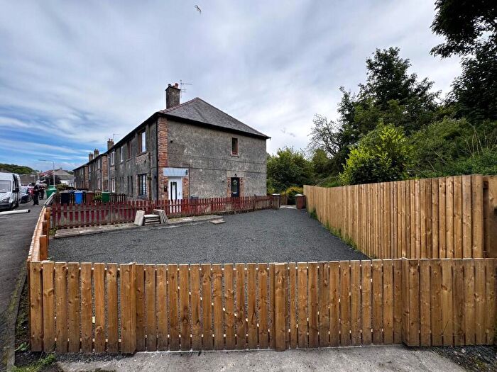 2 Bedroom Flat To Rent In Loch Street, Townhill, Dunfermline, Fife, KY12