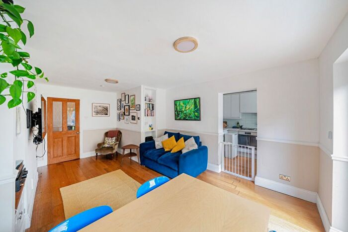2 Bedroom Flat For Sale In Eastdown Park, Hither Green, London, SE13
